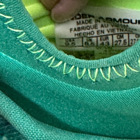 Under armor, big boys/girls football cleats 🏈🏈🏈 - Picture 4 of 4